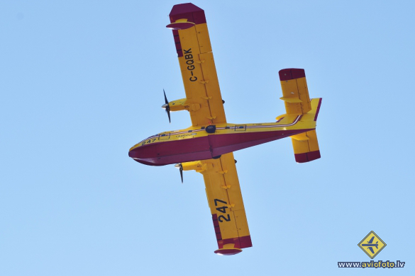Canadair CL-415 (CL-215-6B11)